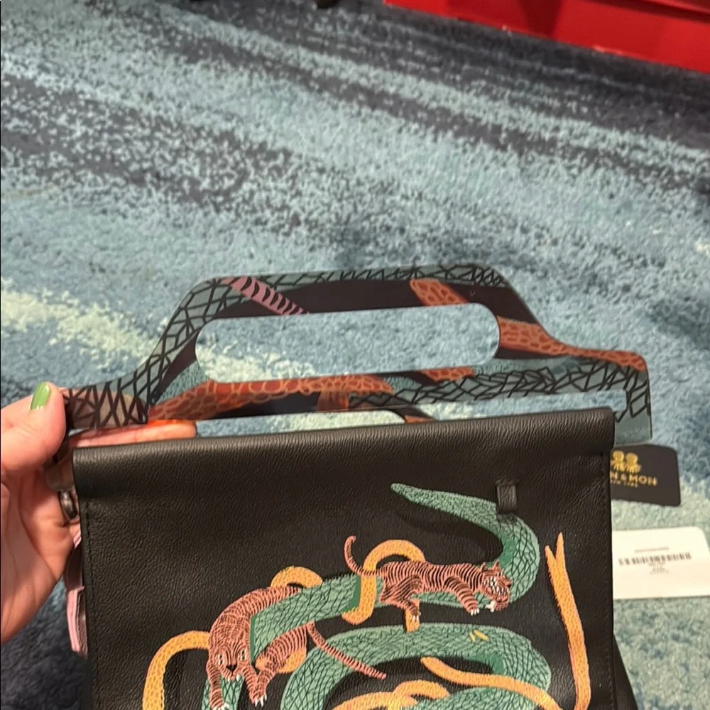 Min & Mon Black Bag with Vibrant Snake Design - Picture 6 of 16